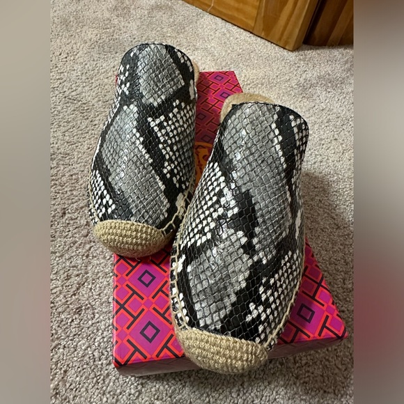 TORY BURCH snakeskin open back espadrille. Perfect condition. - Picture 2 of 6